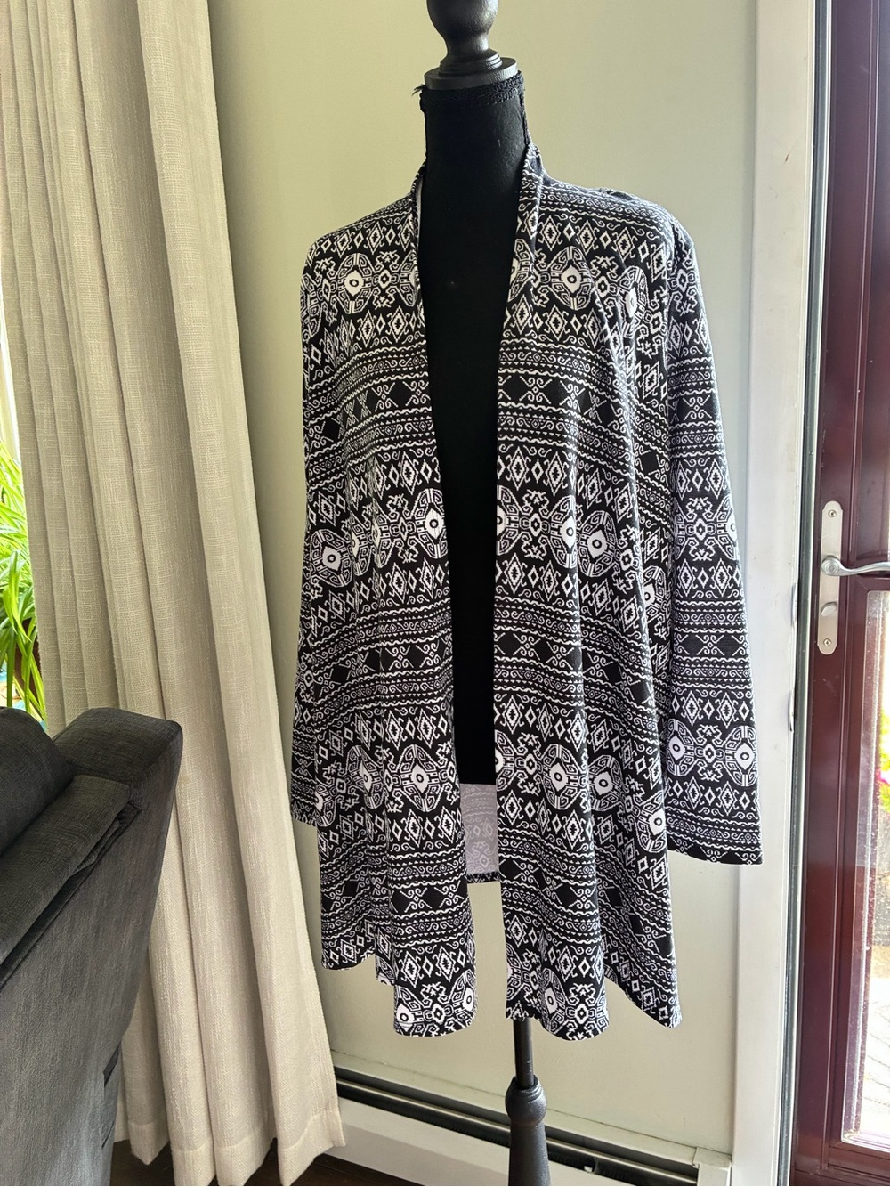 Azules Black and White Geometric Open-Front Cardigan